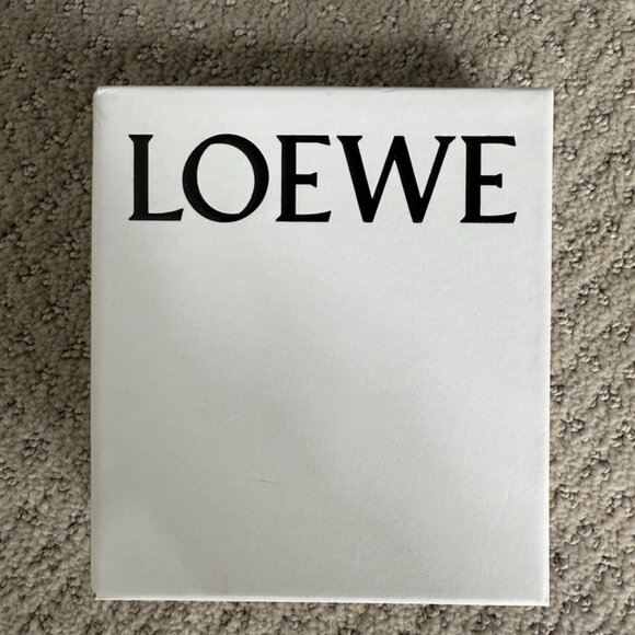 Loewe White Box Gifting Holiday Closet Organziation - Picture 6 of 6
